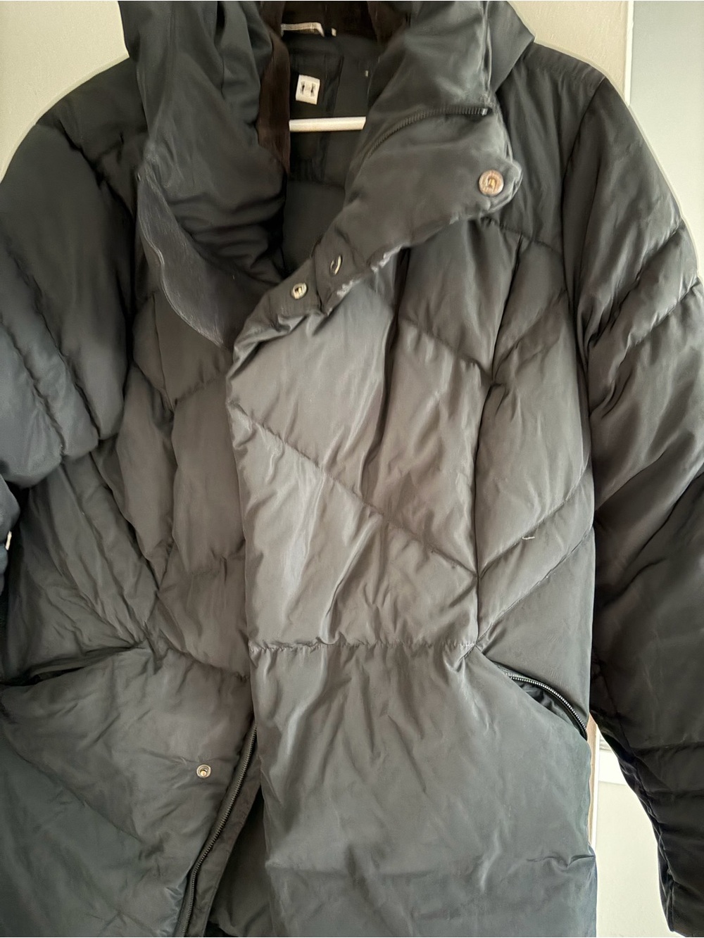 LG Black Puffer Jacket with Quilted Interior